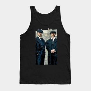 Thomas Shelby stands there emotionally, well dressed, with a family member as abstract comic art Tank Top